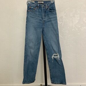👖 Levi’s Premium Ribcage Straight-Leg Jeans - Size 24 👖